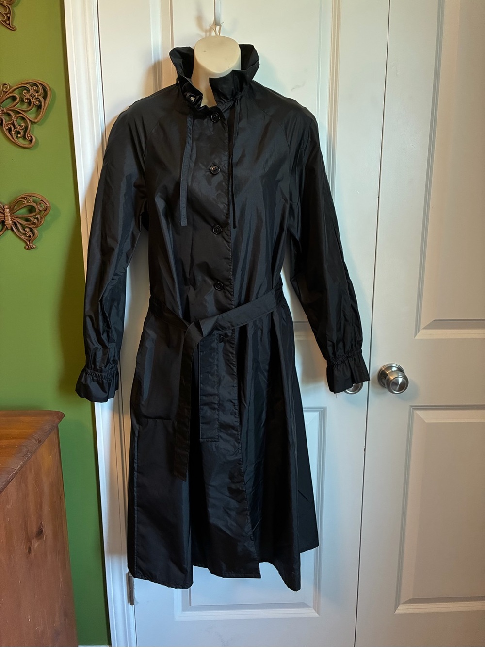 Vintage ‘The Totes Coat’ Nylon Trench Ruffle Neck and Collar 8 Coat Jacket